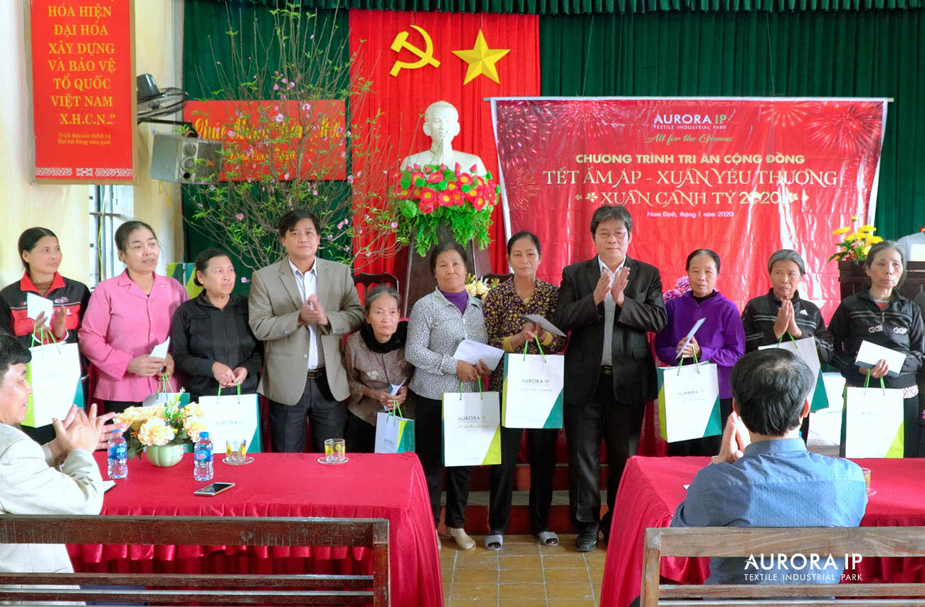 Trao quà Tết cho người nghèo tại Nam Định | Aurora IP