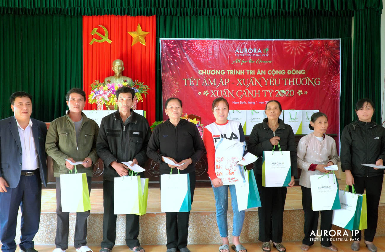 trao quà Tết tại Nam Định | Aurora IP