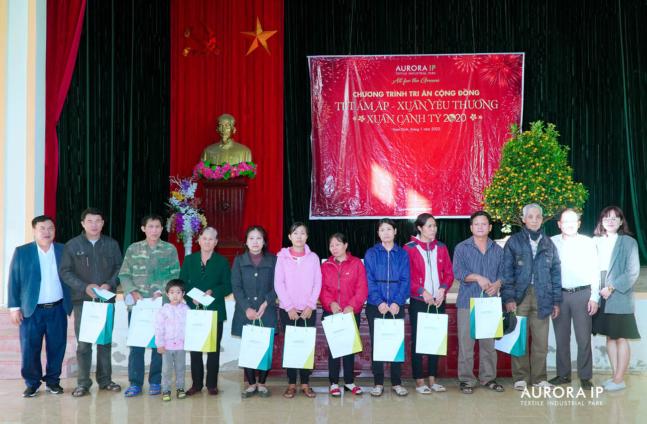 Aurora IP trao quà Tết cho người dân tại Nam Định
