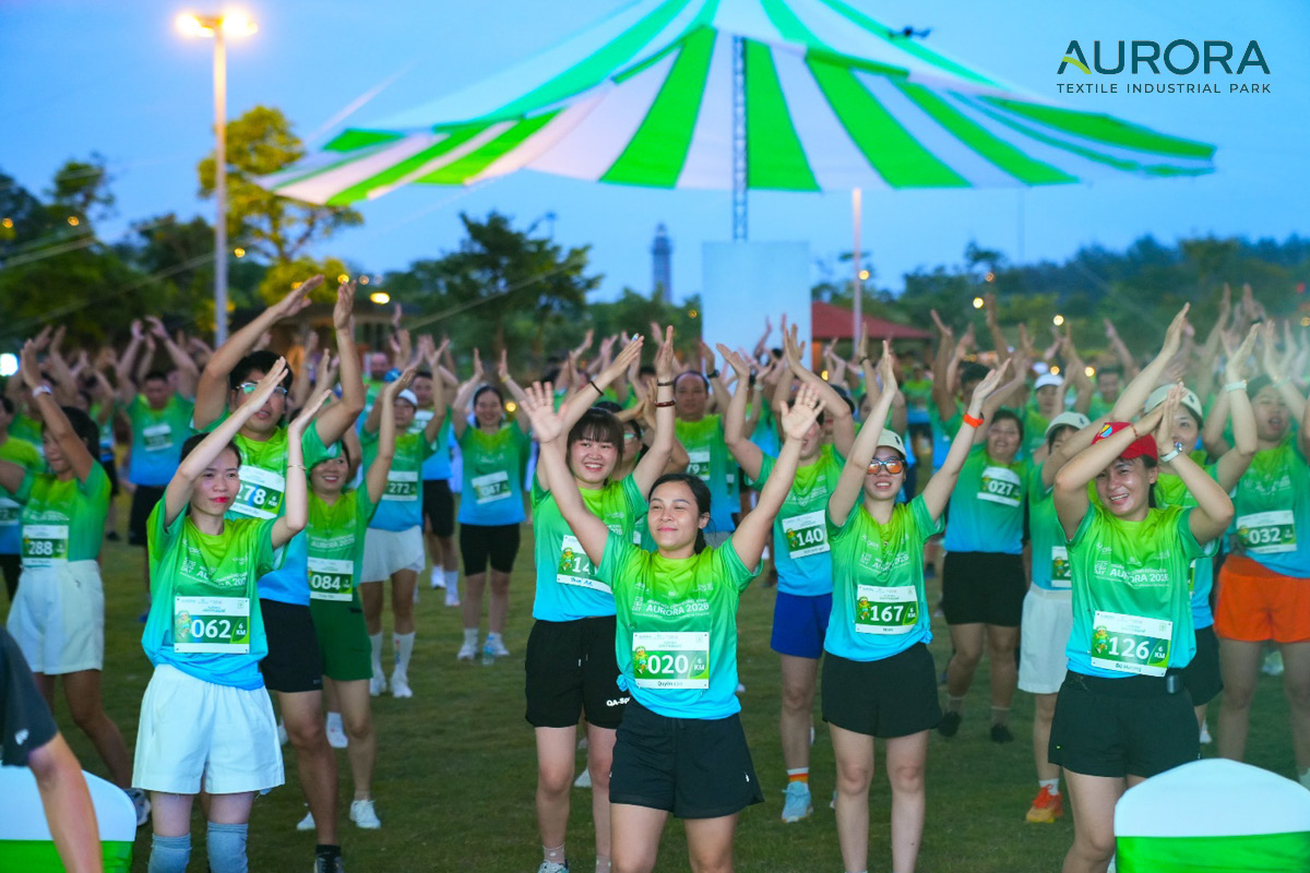 Runners warmed up enthusiastically