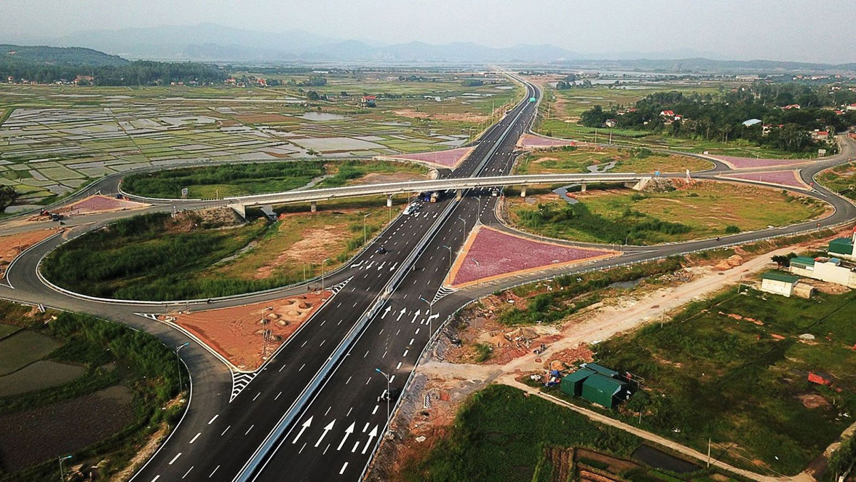 Thủ tướng chỉ đạo xây dựng 2 cao tốc chiến lược Ninh Bình - Nam Định - Thái Bình, Gia Nghĩa - Chơn Thành